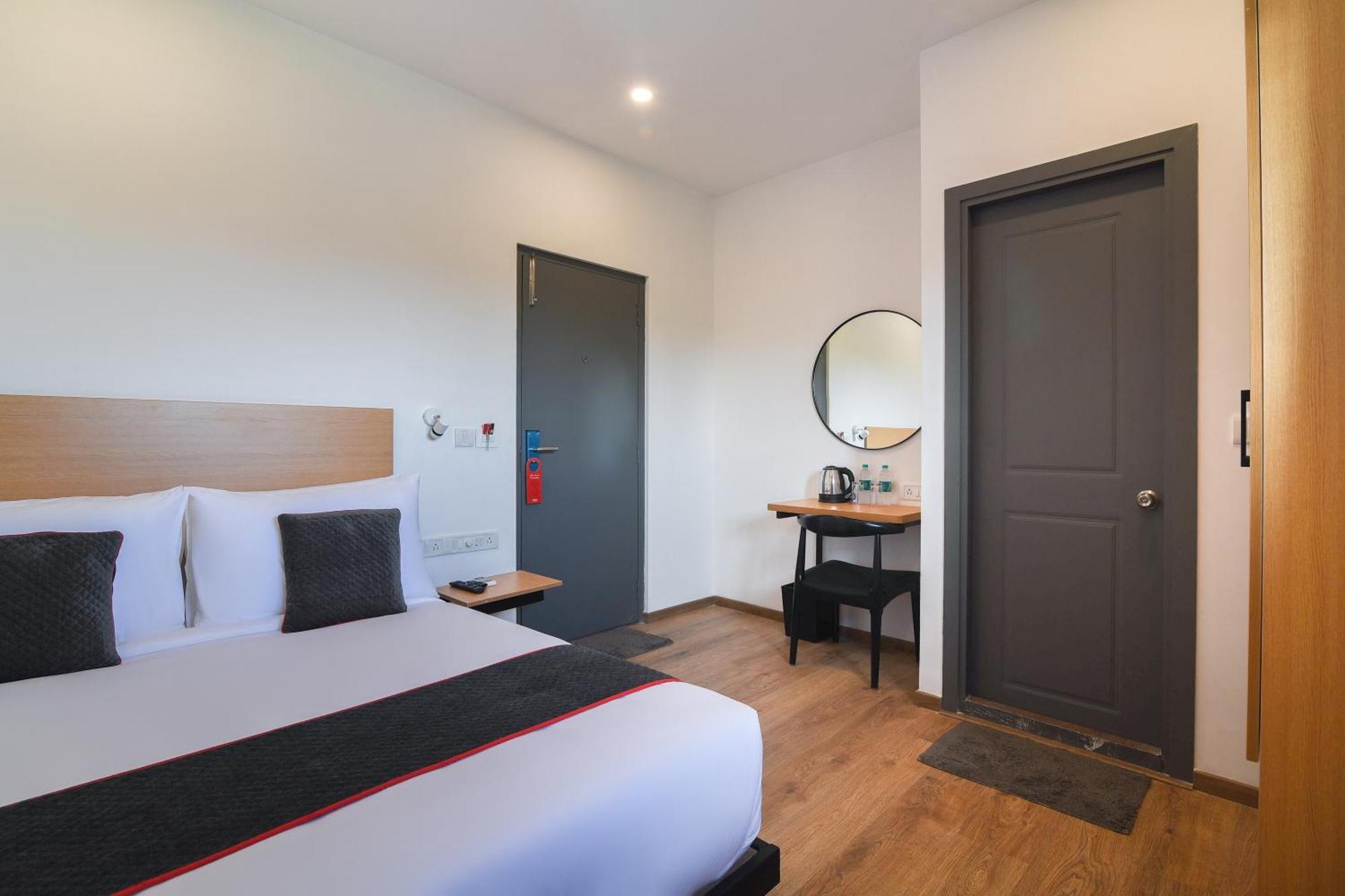 Super Townhouse Spruce Hotels Bellandur Bangalore Buitenkant foto