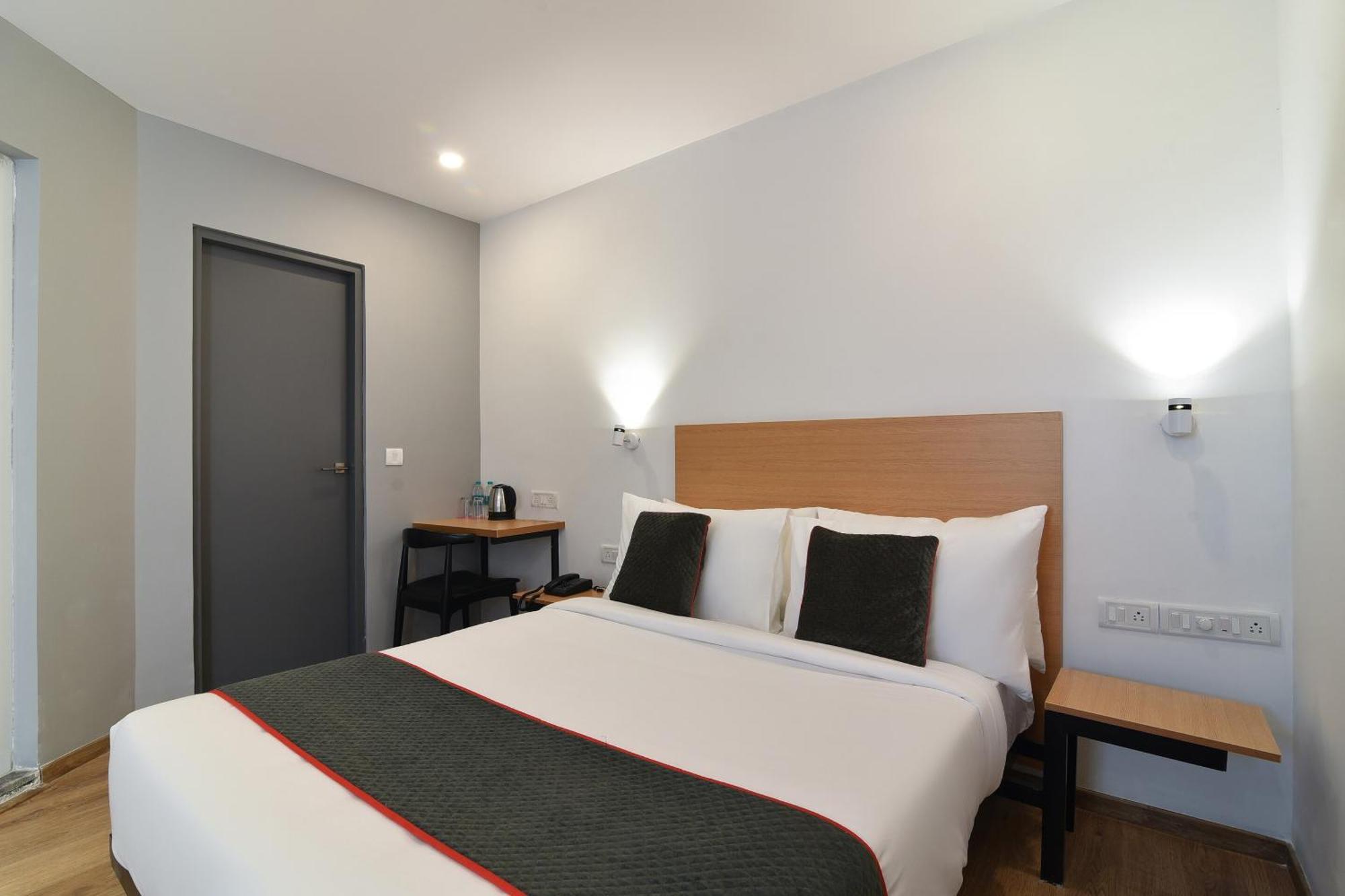 Super Townhouse Spruce Hotels Bellandur Bangalore Buitenkant foto
